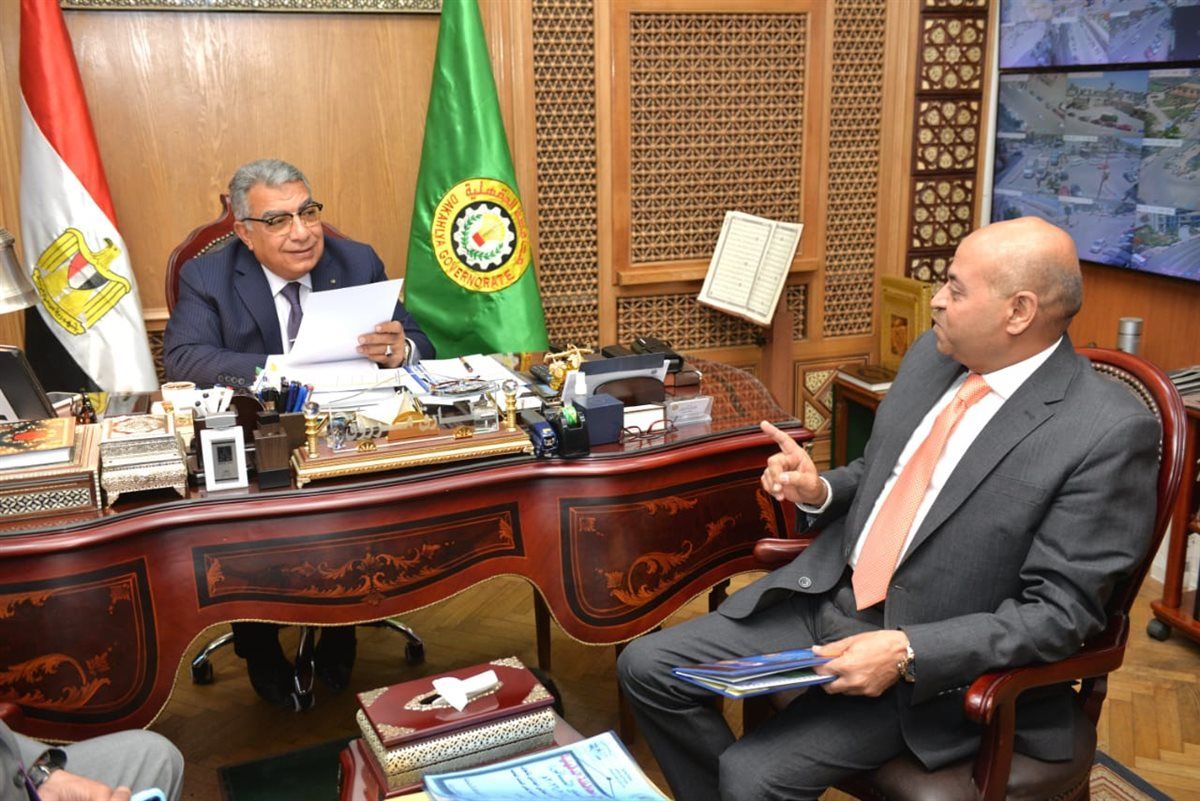 محافظ الدقهلية يجري اتصالا بأوائل الاعدادية لتهنئتهم