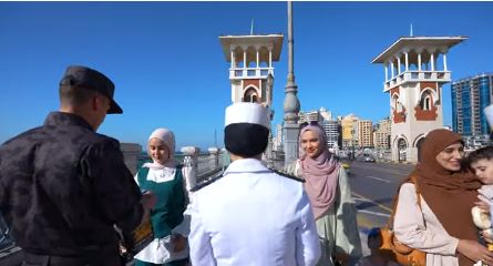 <strong>الداخلية تشارك المواطنين احتفالات ذكرى ثورة 30 يونيو وتوزع الهدايا في مختلف المحافظات</strong>