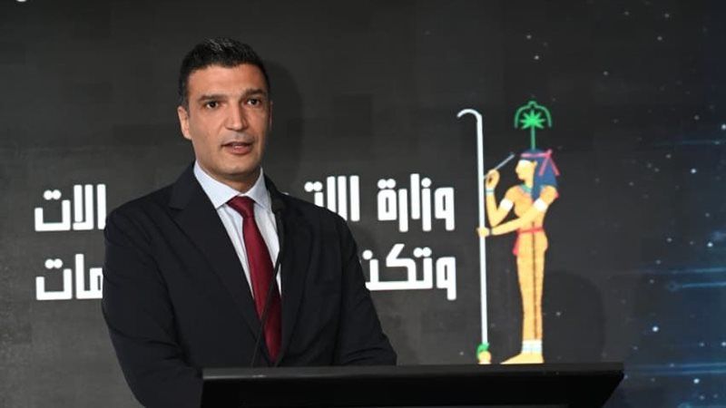 خالد هاشم وزير الصناعة،