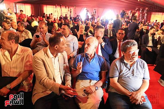 أسامة عرابى فى افتتاح فرع الأهلى الجديد أسامة عرابى فى افتتاح فرع الأهلى الجديد