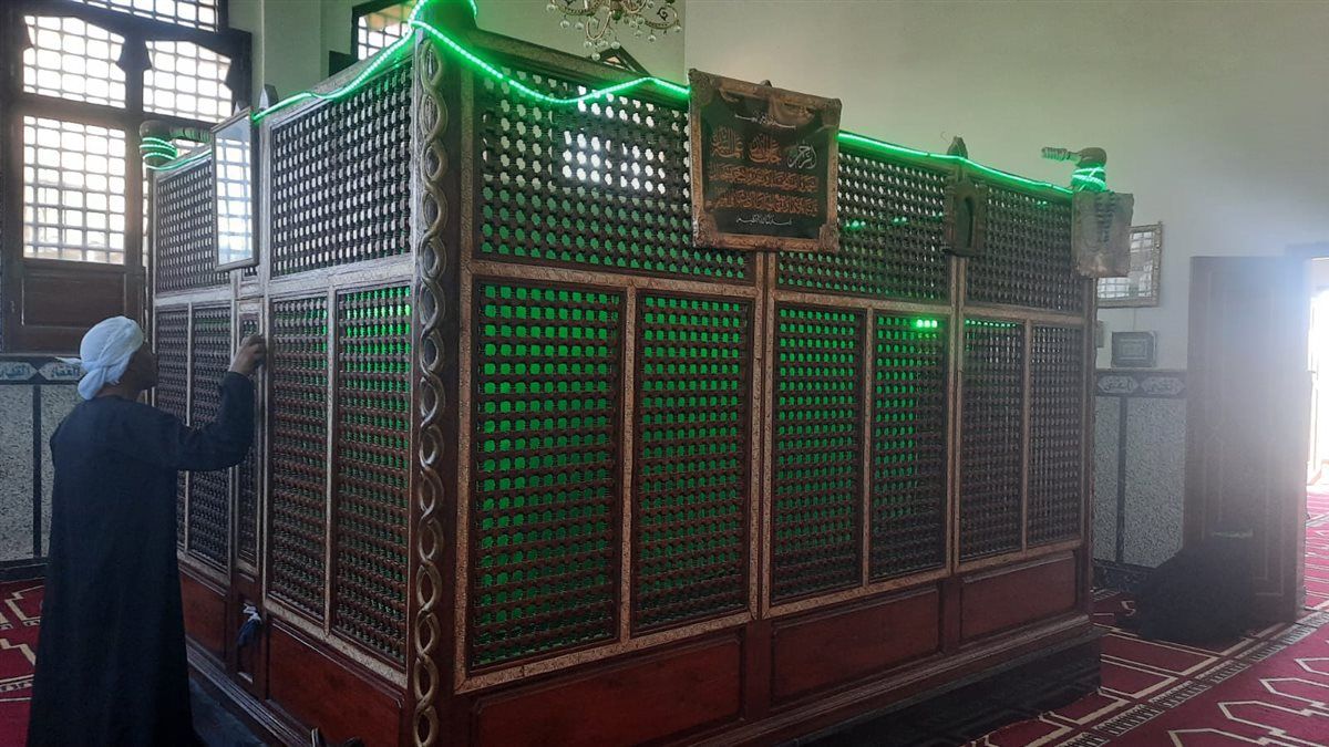 ضريح سيدى أبو النور الرفاعي الجعفري بالإسماعيلية، فيتو