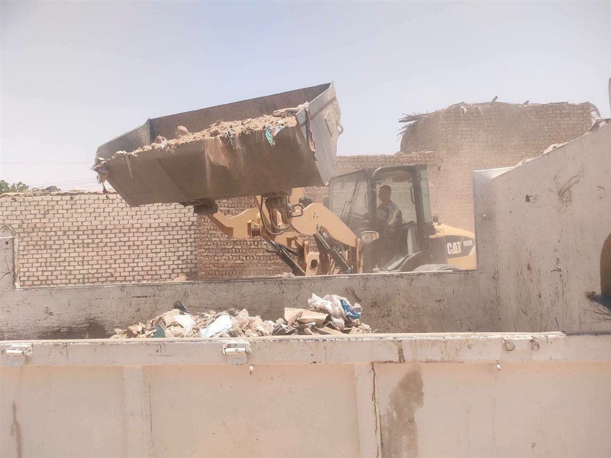 حملات مكثفة لفتح الشوارع ورفع المخلفات بواحة باريس بالوادي الجديد