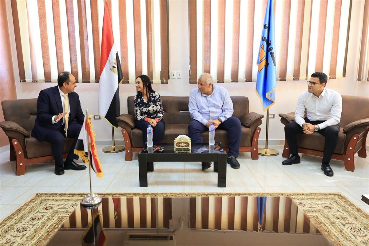 لقاء وزير التضامن الاجتماعي ومحافظ مطروح مع أعضاء الهيئة البرلمانية وعمد ومشايخ المحافظة