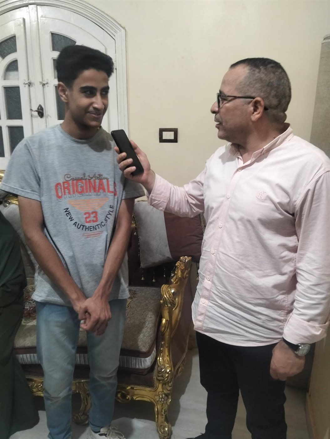 مروان رابع الجمهورية مع مدير مكتب فيتو ببني سويف 