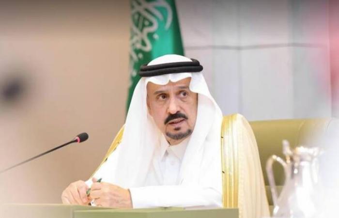 أمير
      منطقة
      الرياض
      يدشن
      30
      مشروعًا
      للطرق
      بتكلفة
      2.8
      مليار
      ريال