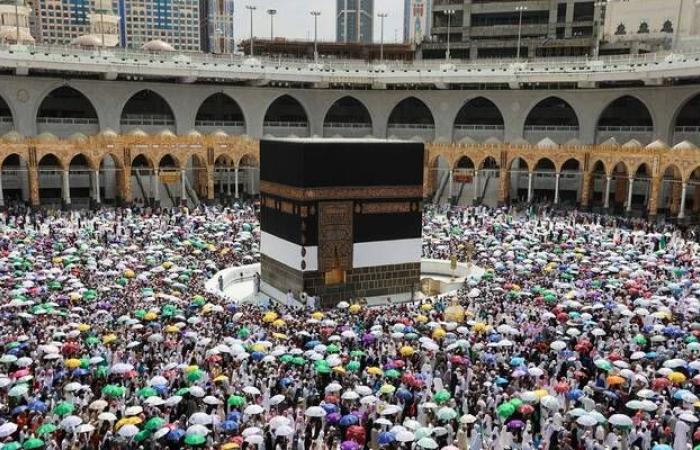 وزير
      الإعلام:
      لا
      أحد
      يقبل
      بأن
      يسلب
      حاج
      قدم
      بلا
      تصريح
      حق
      حاج
      آخر
      ملتزم