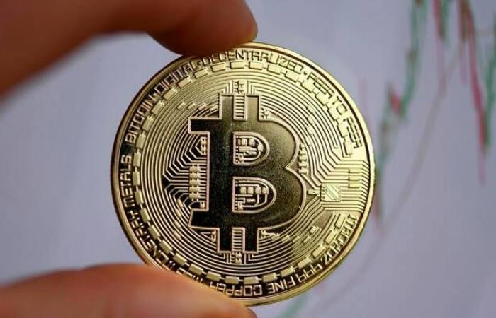 بلومبرج:
      صناديق
      "بتكوين"
      تعاني
      أكبر
      خروج
      للاستثمارات
      في
      أسبوعين
