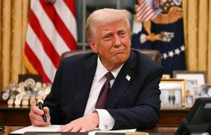 ترامب:
      64
      دولارًا
      للبرميل
      سعر
      "رائع"
      للنفط..
      ونأمل
      في
      مزيد
      من
      التراجع