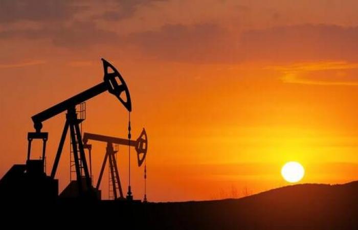 استقرار
      النفط
      بعد
      تسجيل
      أدنى
      مستوى
      في
      أسبوع