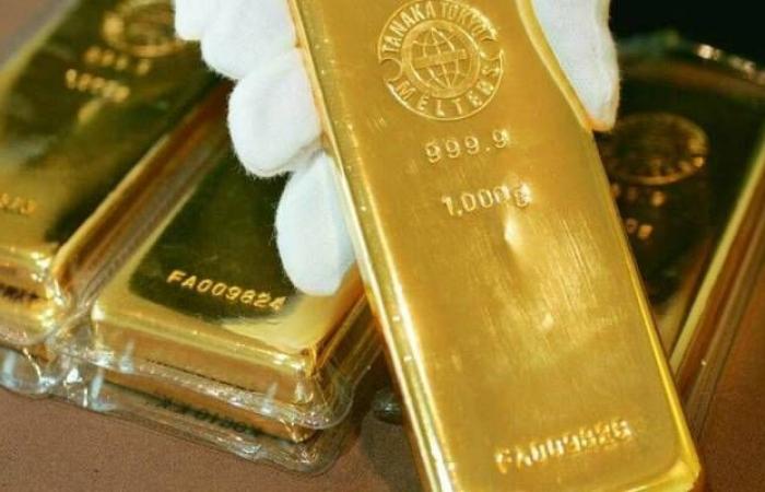 شعبة
      الذهب
      بمصر:
      السوق
      يعيش
      "الهدوء
      الذي
      يسبق
      العاصفة"
      ويترقب
      الفائدة
      الأمريكية
