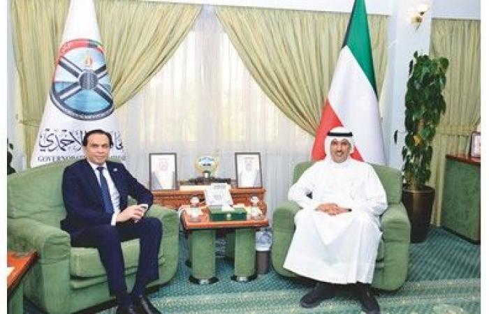 محافظ
الأحمدي
وسفير
باكستان
بحثا
تعزيز
التعاون
في
جميع
المجالات