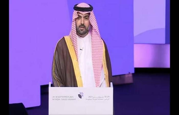 وزير
      الثقافة:
      توقيع
      89
      اتفاقية
      خلال
      مؤتمر
      الاستثمار
      الثقافي
      بقيمة
      5
      مليارات
      ريال