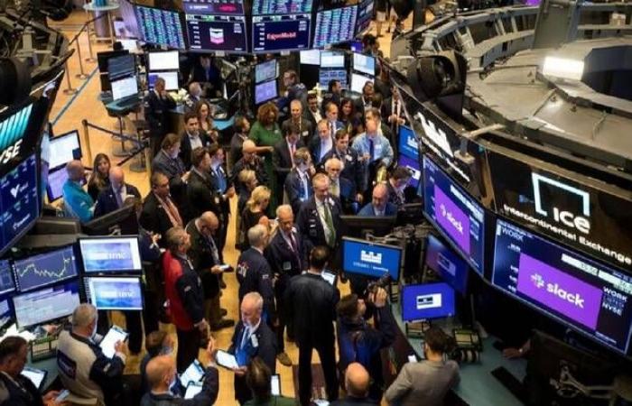 تراجع
      الأسهم
      الأمريكية
      مع
      ضعف
      سوق
      العمل
      وإغلاق
      الحكومة