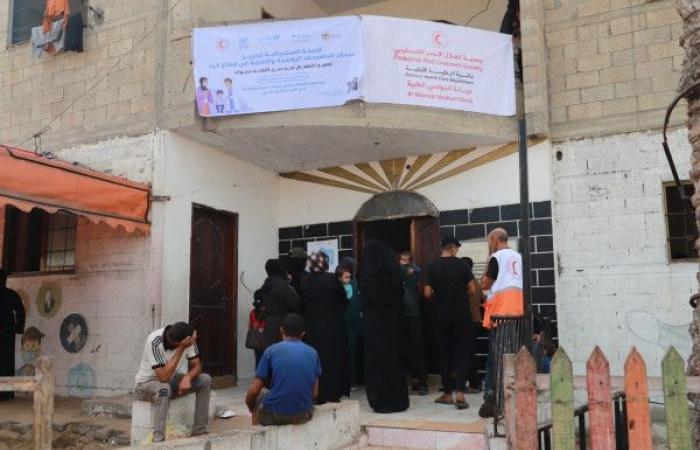 إقبال الأهالي يتصدر مشهد اليوم الأول من حملة التطعيمات التي ينفذها الهلال الأحمر الفلسطيني