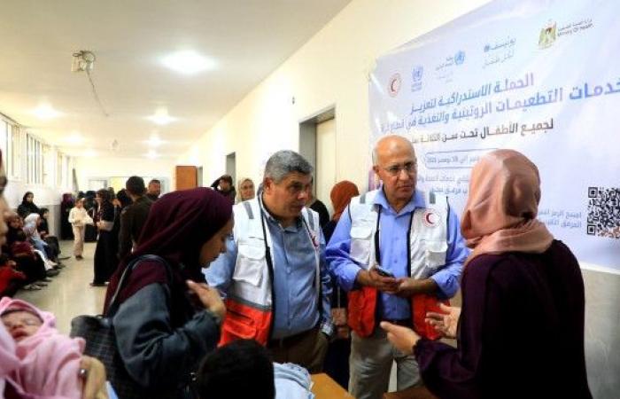 إقبال الأهالي يتصدر مشهد اليوم الأول من حملة التطعيمات التي ينفذها الهلال الأحمر الفلسطيني