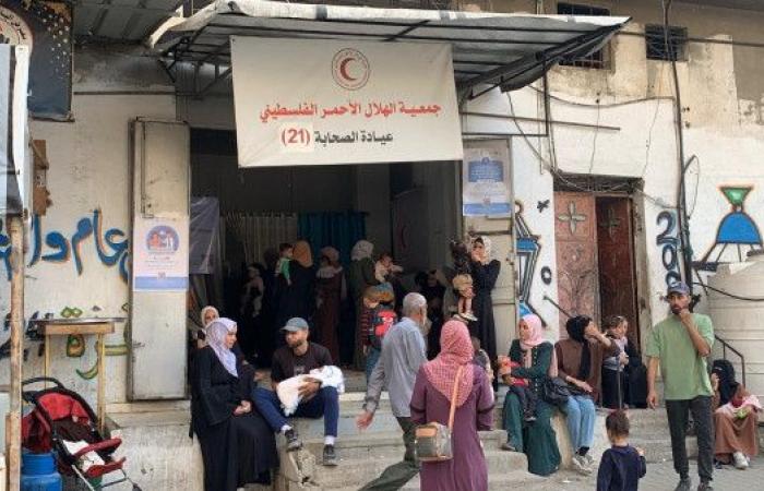 إقبال الأهالي يتصدر مشهد اليوم الأول من حملة التطعيمات التي ينفذها الهلال الأحمر الفلسطيني