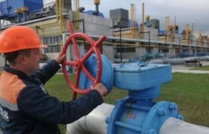 رغم العقوبات.. أوروبا تعود خلسة للغاز الروسى تحت ضغط الشتاء