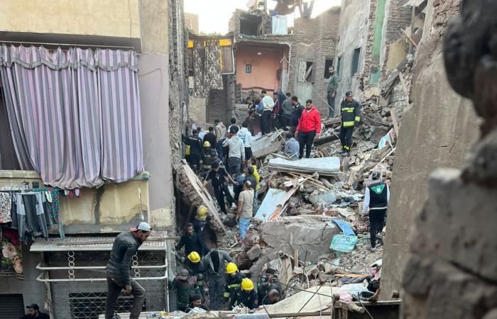 شاهد آثار انهيار عقار إمبابة وسط عمليات البحث عن ناجين تحت الأنقاض