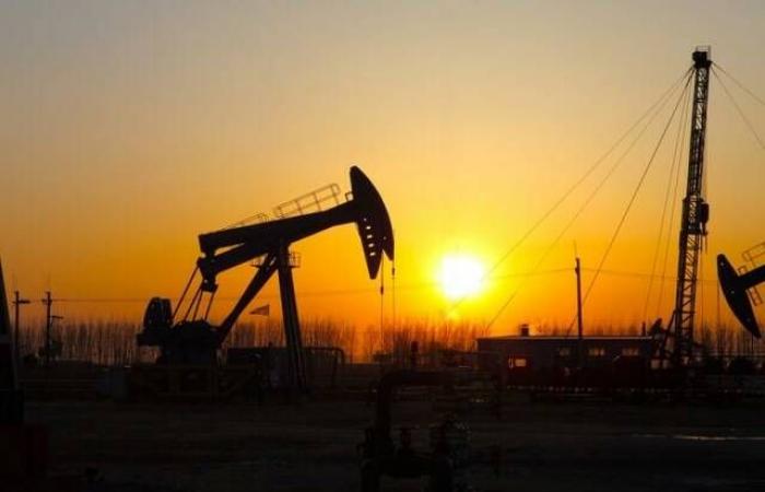 النفط يرتفع إثر احتمال انقطاع الإمدادات الإيرانية