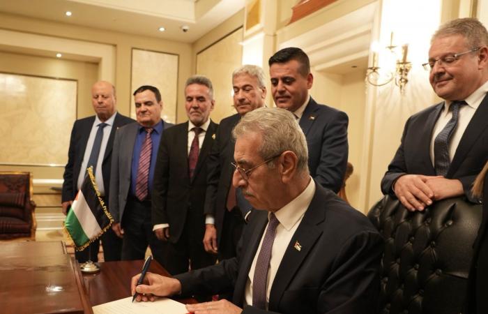 اللجنة الوطنية لإدارة غزة تبدأ أعمالها برئاسة المفوض العام الدكتور علي شعث