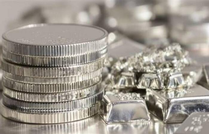 أسعار الفضة.. خسائر قياسية بأكثر من 30% في ساعات