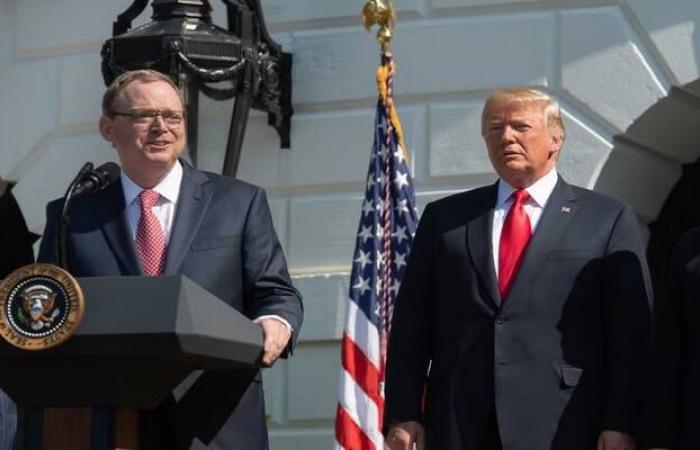 مستشار ترامب الاقتصادي ينتقد الفيدرالي لتثبيت الفائدة