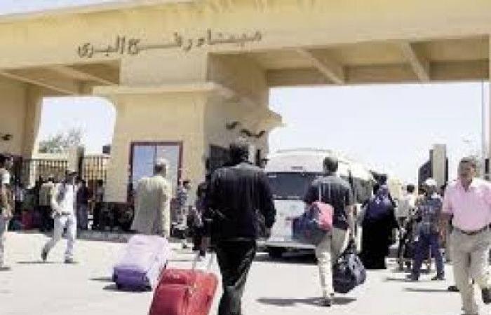 25 فلسطينياً يصلون لغزة عبر معبر رفح فيما يغادر 46 وسط قيود إسرائيلية