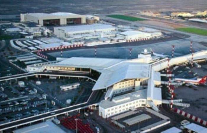 اندلاع حريق كبير بمطار الكويت الدولي جراء هجوم بطائرات مُسيرة دون إصابات