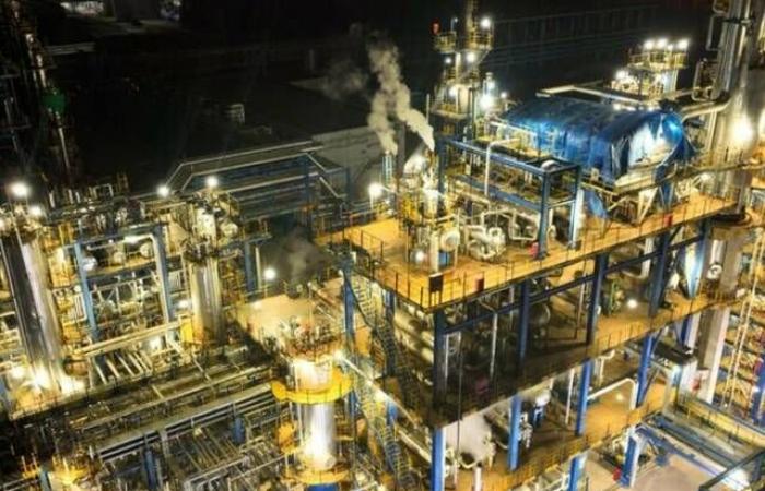 الصين تلزم مصافي التكرير الخاصة بمواصلة الإنتاج رغم الخسائر المالية