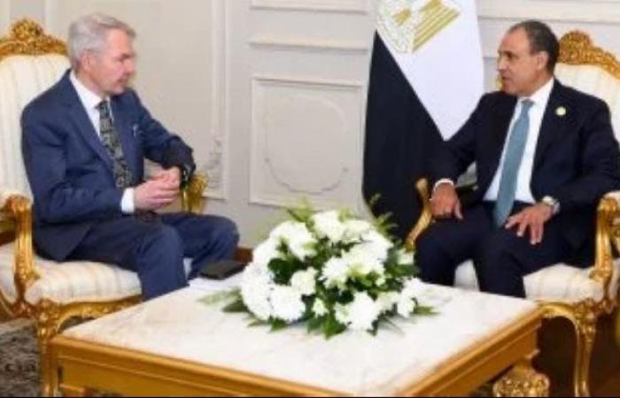 وزير الخارجية يبحث مع المبعوث الشخصى لجوتيريش تطورات أزمة السودان