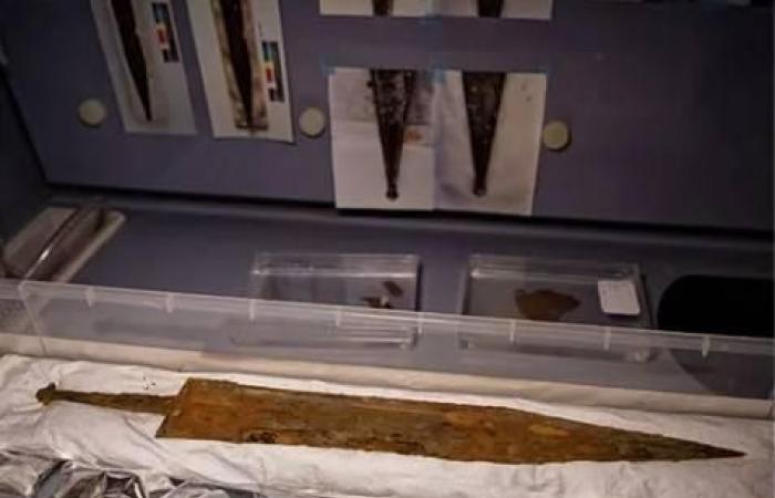 اكتشاف كنز روماني عمره 2000 عام في بحيرة سويسرية