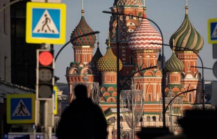 انكماش قطاع الخدمات الروسي للمرة الأولى منذ ستة أشهر