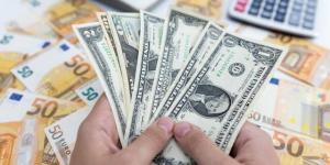 استقرار
      الدولار
      مع
      تراجع
      المخاوف
      من
      الخلاف
      التجاري
      الأمريكي
      الصيني