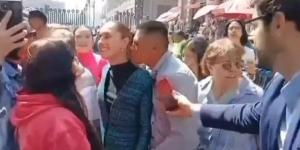 رئيسة المكسيك تتعرض للتحرش أثناء التقاط الصور مع المواطنين (فيديو)