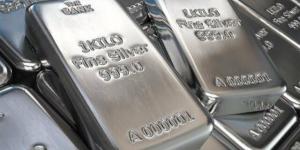 الفضة
      تحطم
      الأرقام
      القياسية
      وتتخطى
      66
      دولاراً