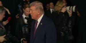 ترامب: من غير المناسب سؤال وارش عن خفض الفائدة