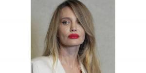 أنجلينا جولي تثير القلق في أسبوع الموضة بشنغهاي.. هل تعاني أزمة صحية؟