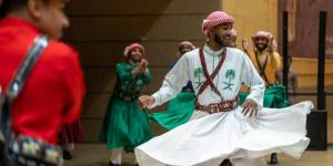 هيئة المسرح والفنون الأدائية في معرض «بدايات» تقدم عرضا حيا للفنون الأدائية التقليدية