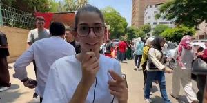 طالبة ثانوية عامة: هشجع المنتخب ومذاكرة العربي سهلة (فيديو)