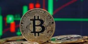 "بيتكوين" تتراجع إلى ما دون 62000 دولار