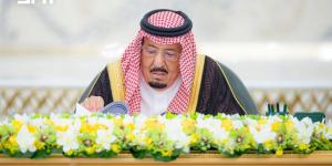 خادم الحرمين الشريفين يرأس جلسة مجلس الوزراء في جدة