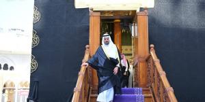 نيابة عن خادم الحرمين الشريفين.. نائب أمير مكة المكرمة يتشرف بغسل الكعبة