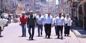 جولة ميدانية لمحافظ دمياط في عزبة البرج لمتابعة جودة الخدمات المقدمة للمواطنين