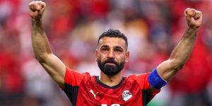 استقبال خاص من جماهير منتخب مصر لـ محمد صلاح قبل المران الرئيسي (فيديو)