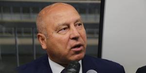 "النقل" تتدخل لحل أزمة الشاحنات المصرية بميناء نيوم السعودي