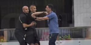 سعفان الصغير يشتبك مع الحكم بعد هدف الأرجنتين القاتل أمام منتخب مصر (فيديو)