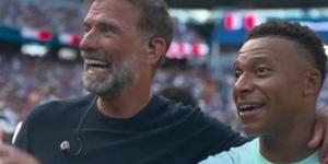 رغم علاقته باللاعب غير وطيدة، سر احتفال يورن كلوب مع مبابي بالفوز على المغرب (فيديو)