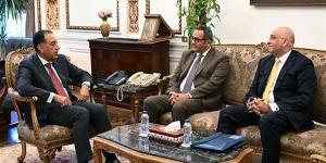 مدبولي يستقبل الرئيس التنفيذي الجديد لجهاز تنمية المشروعات المتوسطة والصغيرة ومتناهية الصغر
