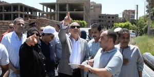 محافظ الأقصر يوجه بسرعة الانتهاء من مشروع الصرف الصحي بحوض 18