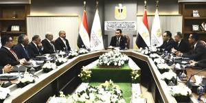وزير الرياضة يشهد أولى خطوات دمج الأندية وتأسيس شركات كرة القدم